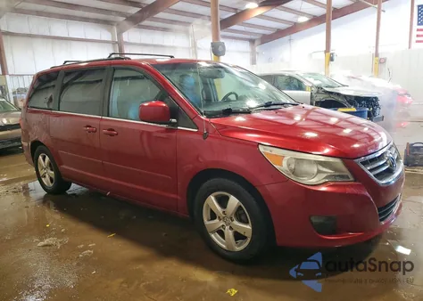 2011 Volkswagen Routan Sel from USA, damaged, VIN 2V4RW5DG2BR669668